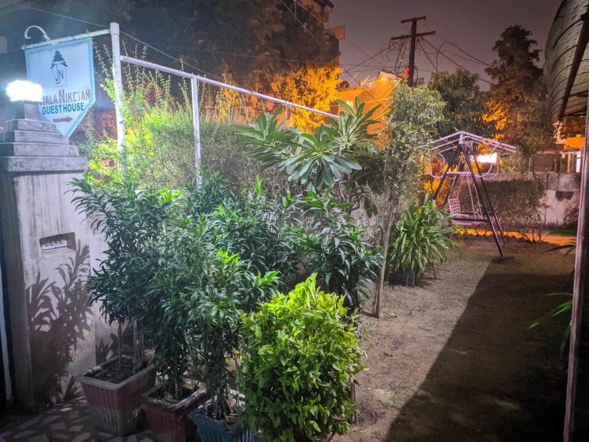 Jwala Niketan Guesthouse Private Rooms Джайпур Екстериор снимка