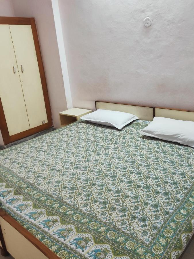 Jwala Niketan Guesthouse Private Rooms Джайпур Екстериор снимка