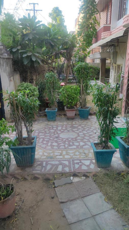 Jwala Niketan Guesthouse Private Rooms Джайпур Екстериор снимка