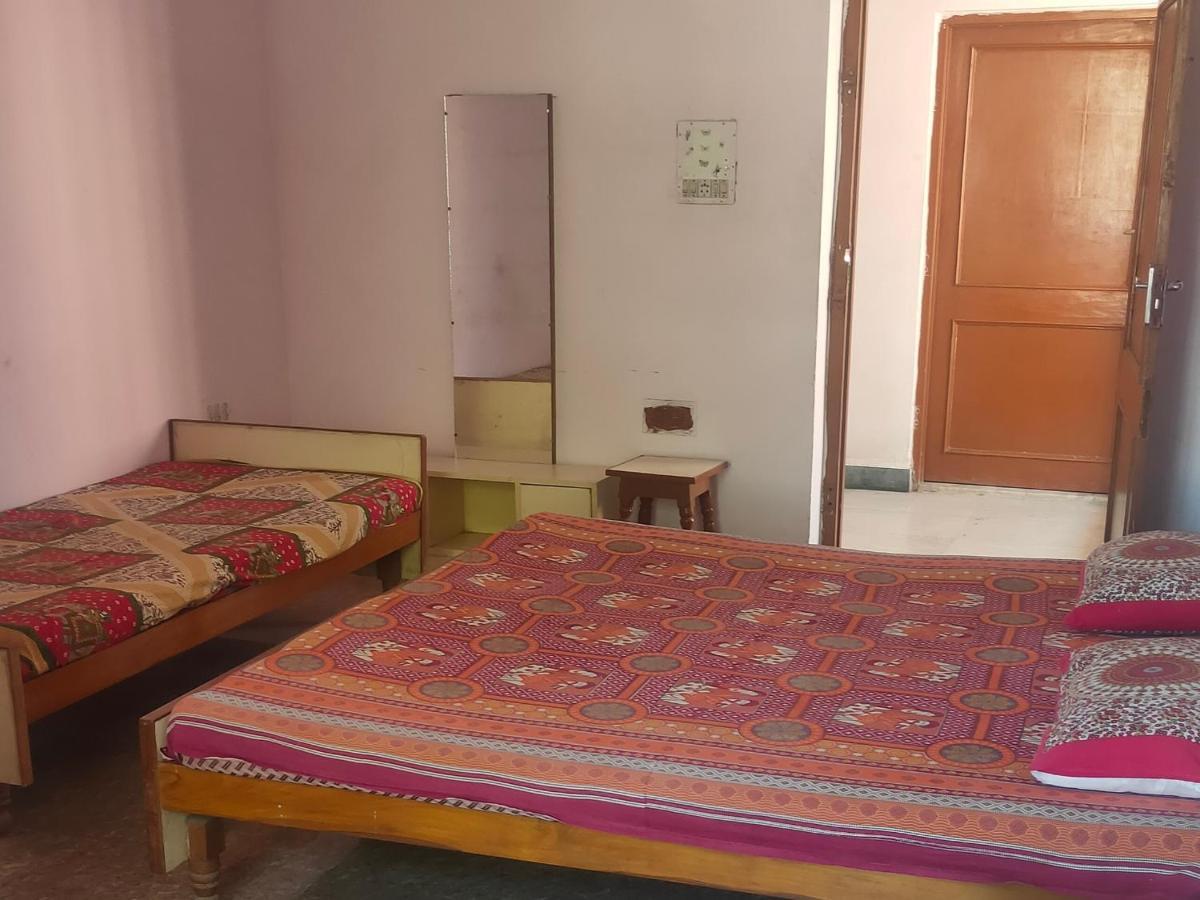 Jwala Niketan Guesthouse Private Rooms Джайпур Екстериор снимка