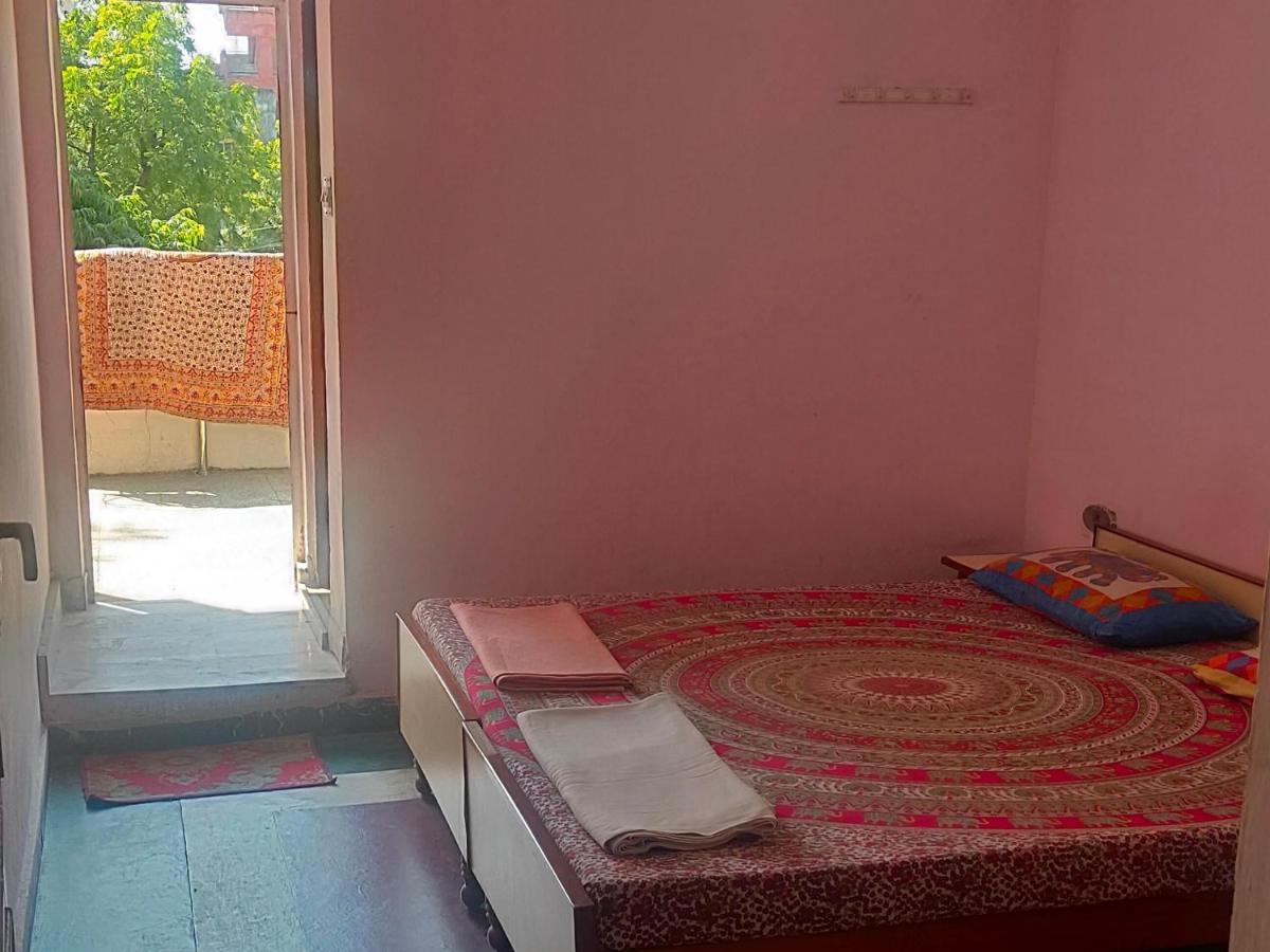 Jwala Niketan Guesthouse Private Rooms Джайпур Екстериор снимка